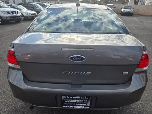 Used 2011 Ford Focus SE image 7