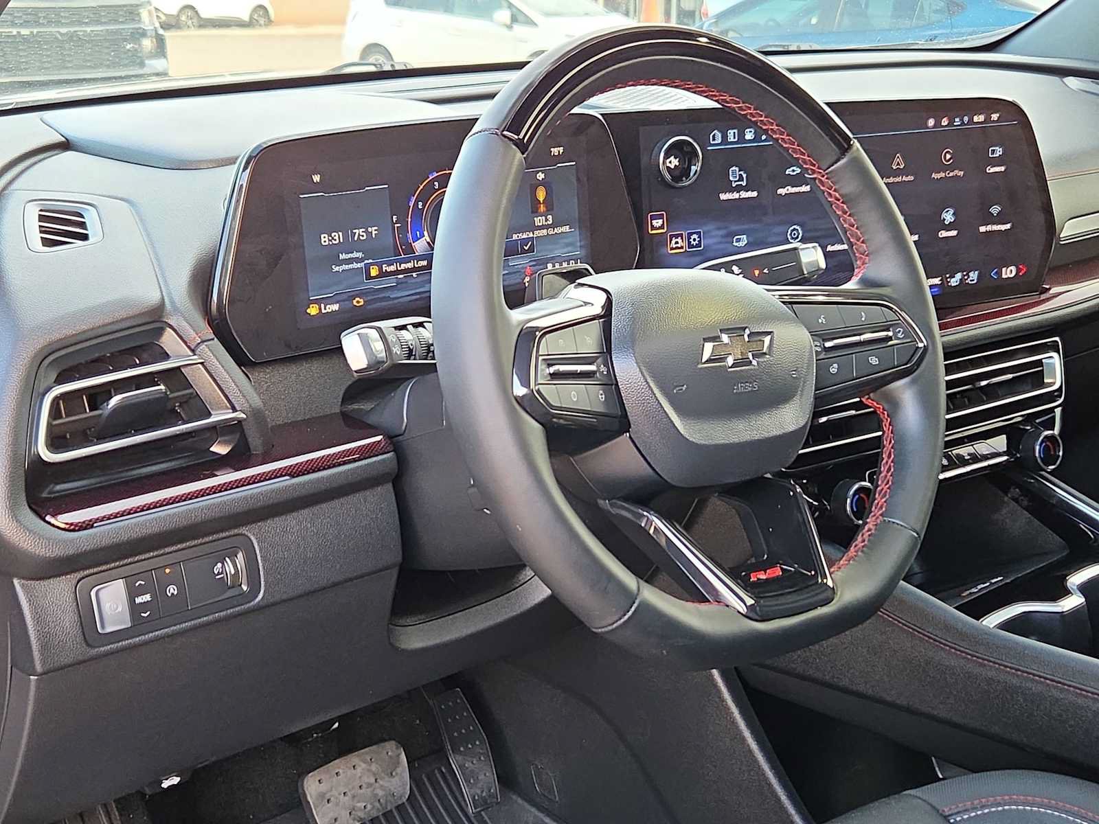 Used 2026 Chevrolet Traverse RS w/ LPO, Floor Liner Package FWD image 10