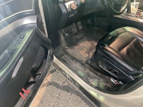 Used 2017 Ford Explorer XLT w/ Equipment Group 202A image 10