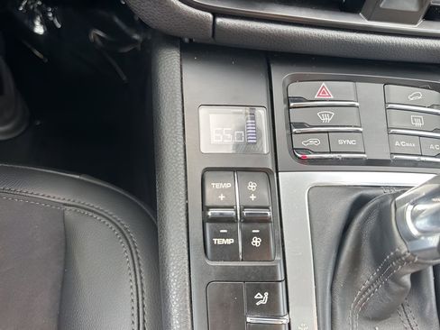 Used 2021 Porsche Macan image 19