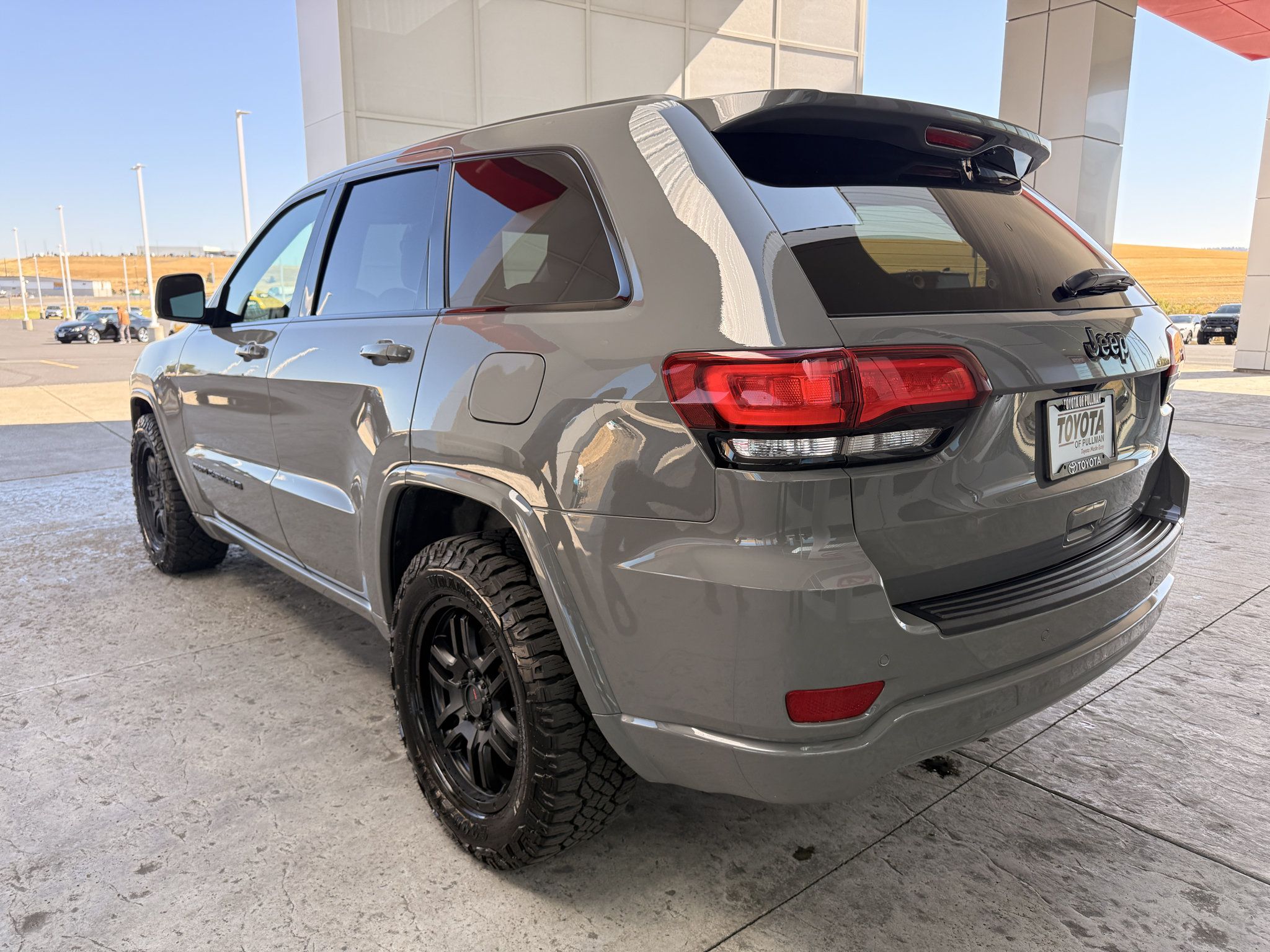 Used 2022 Jeep Grand Cherokee Laredo X RWD image 6