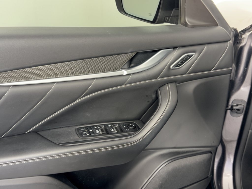 Used 2019 Maserati Levante AWD/4WD image 15