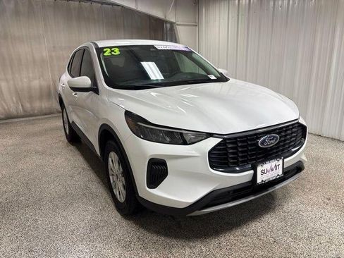 Used 2023 Ford Escape Active w/ Tech Pack #2 AWD/4WD image 3