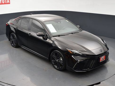 Used 2026 Toyota Camry XLE w/ Convenience Package FWD image 23