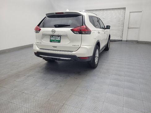 Used 2018 Nissan Rogue SV w/ Sun & Sound Touring Package image 9