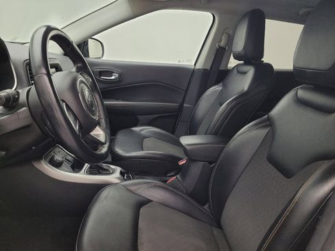 Used 2018 Jeep Compass Latitude w/ Popular Equipment Group AWD/4WD image 17