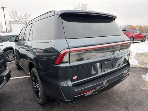 New 2026 Lincoln Navigator Reserve w/ Jet Appearance Package AWD/4WD image 5