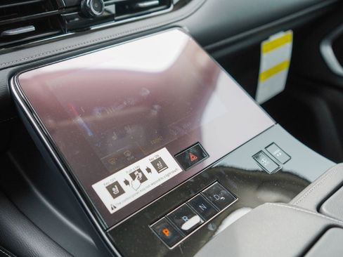 New 2026 INFINITI QX80 Luxe image 13