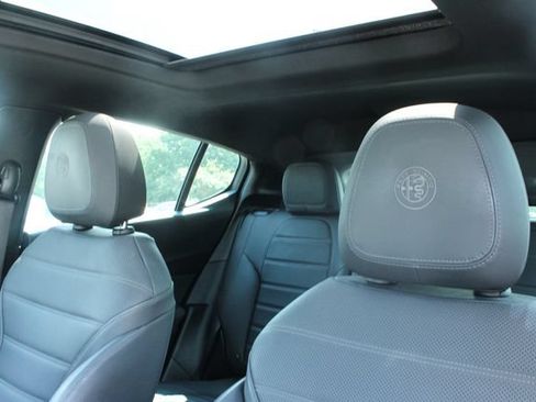 Used 2025 Alfa Romeo Tonale w/ Premium Package AWD/4WD image 14