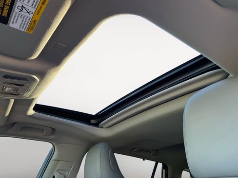 Used 2021 Toyota Highlander Limited image 13