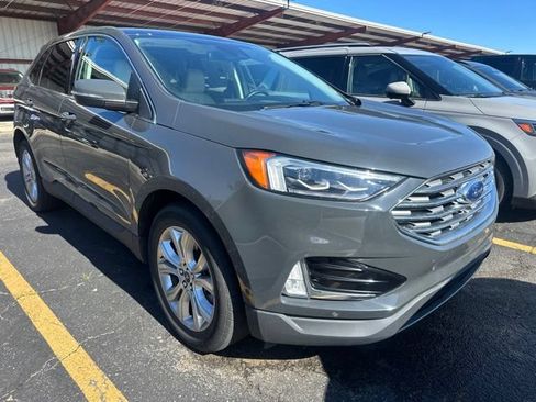 Used 2021 Ford Edge Titanium w/ Equipment Group 301A AWD/4WD image 2