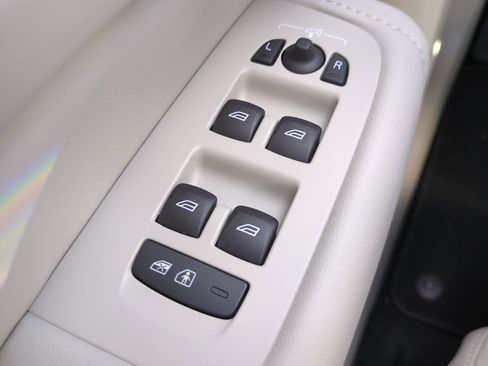 New 2026 Volvo XC60 B5 Ultra w/ Climate Package image 23