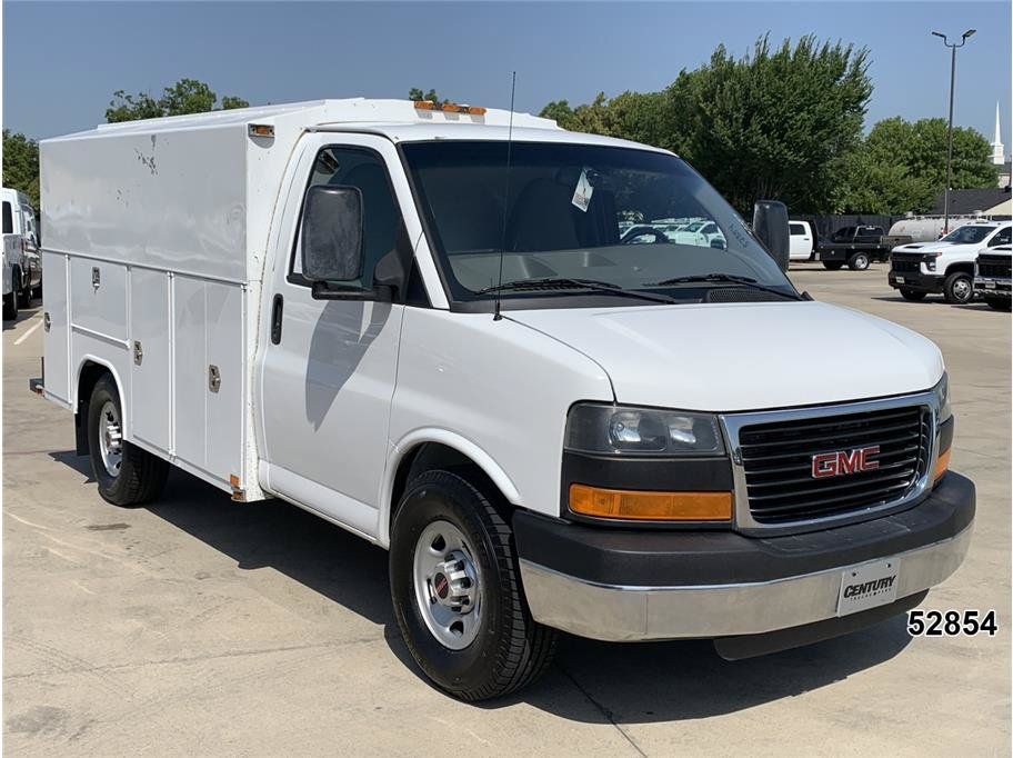 Used 2015 GMC Savana 3500 RWD image 3