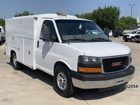 Used 2015 GMC Savana 3500 RWD image 3