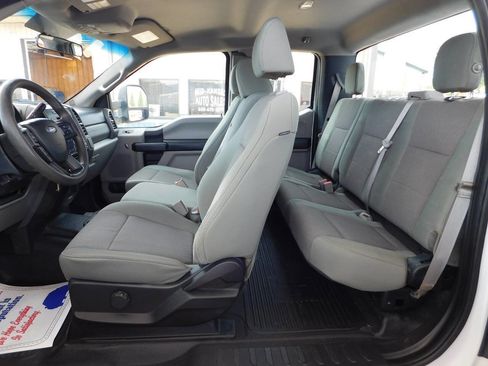 Used 2017 Ford F250 XL w/ Power Equipment Group image 9