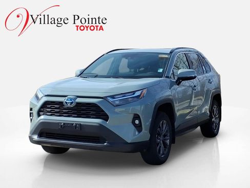 Used 2022 Toyota RAV4 XLE Premium image 1
