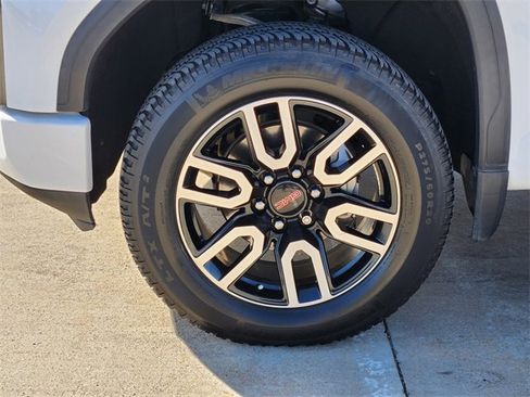 Used 2020 GMC Sierra 1500 AT4 w/ AT4 Premium Package image 10