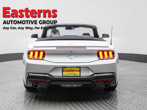 Used 2024 Ford Mustang Premium image 9