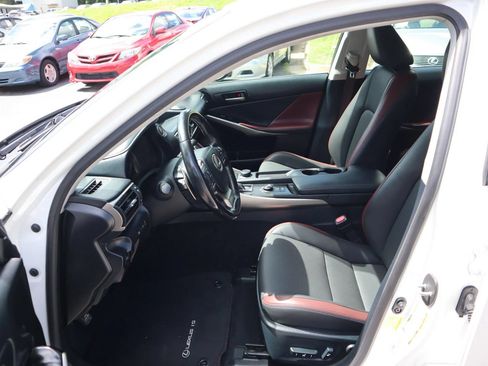 Used 2017 Lexus IS 200t RWD image 11