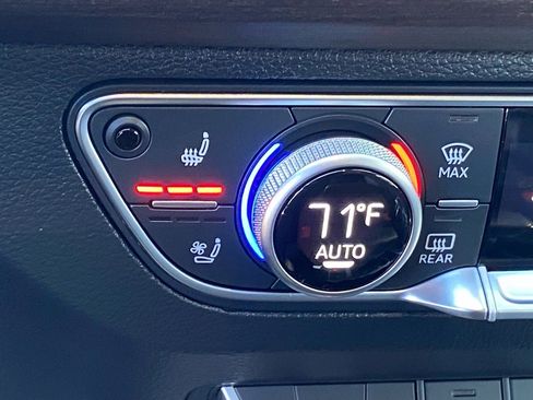 Used 2024 Audi Q5 e Premium Plus image 16