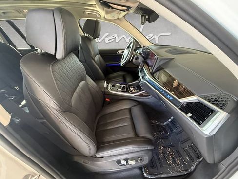 Used 2025 BMW X7 xDrive40i AWD/4WD image 24