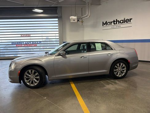 Used 2018 Chrysler 300 Limited AWD/4WD image 8