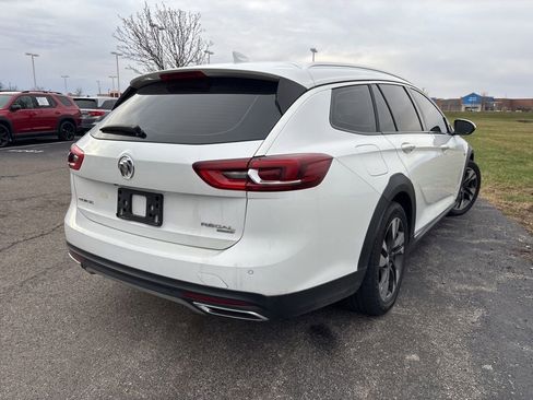 Used 2018 Buick Regal Essence w/ Driver Confidence Package #1 image 12