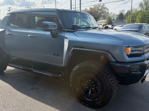 Used 2024 GMC Hummer EV 3X w/ Omega Edition AWD/4WD image 4