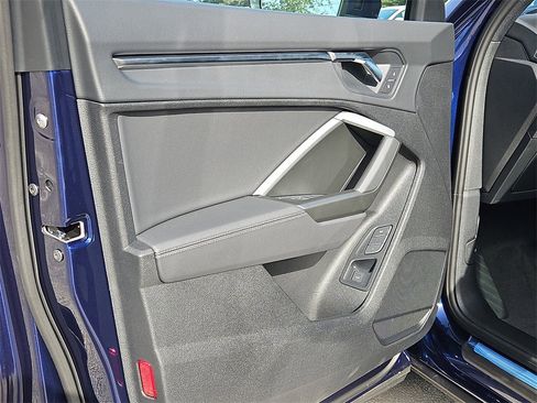 New 2025 Audi Q3 2.0T Premium image 19