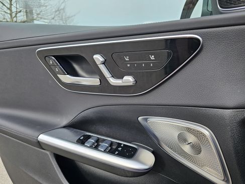 Used 2025 Mercedes-Benz C 300 4MATIC Sedan image 11