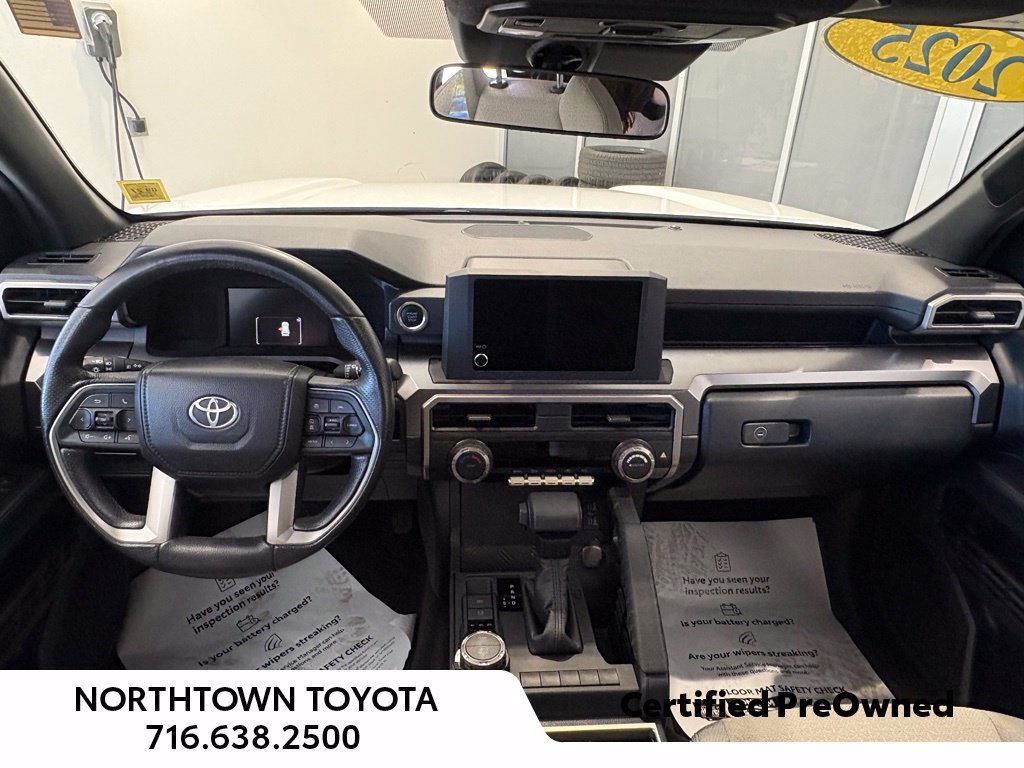 Used 2025 Toyota 4Runner SR5 AWD/4WD image 14