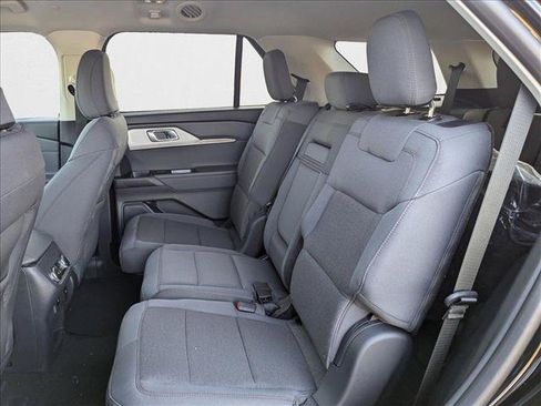 New 2025 Ford Explorer Active RWD image 12