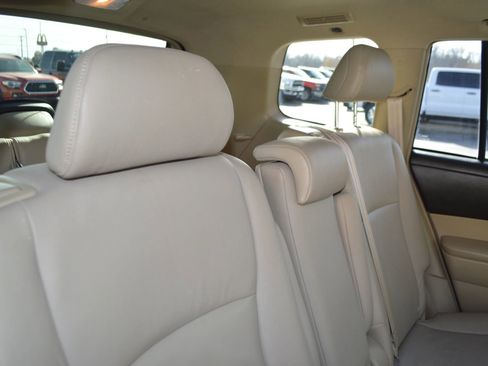 Used 2010 Toyota Highlander Limited image 29