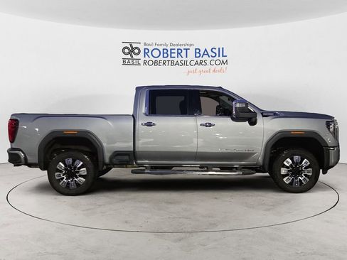 Certified 2025 GMC Sierra 3500 Denali w/ Denali Reserve Package image 6