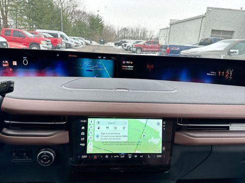 New 2026 Lincoln Navigator Reserve AWD/4WD image 15