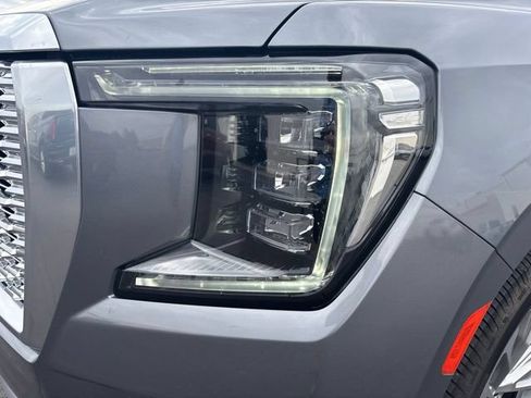 Used 2022 GMC Yukon Denali AWD/4WD image 9
