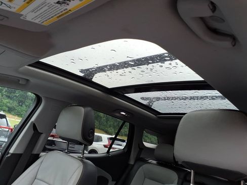 Used 2019 GMC Terrain SLT w/ Preferred Package AWD/4WD image 38