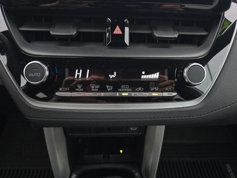 Used 2024 Toyota Corolla Cross SE w/ Moonroof Package image 19