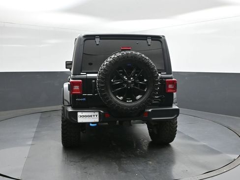 Used 2023 Jeep Wrangler Unlimited Sahara image 5