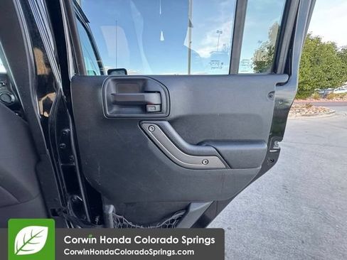 Used 2018 Jeep Wrangler Unlimited Sport S AWD/4WD image 27