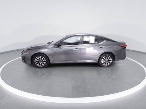 Certified 2024 Nissan Altima 2.5 SV FWD image 4