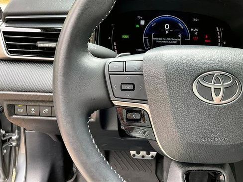 Certified 2025 Toyota Camry SE w/ Convenience Package image 10