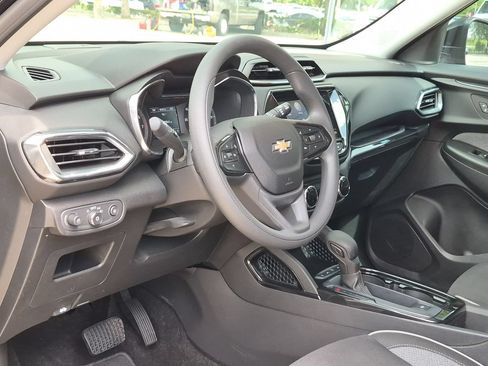 Used 2023 Chevrolet TrailBlazer LT w/ Convenience Package FWD image 10