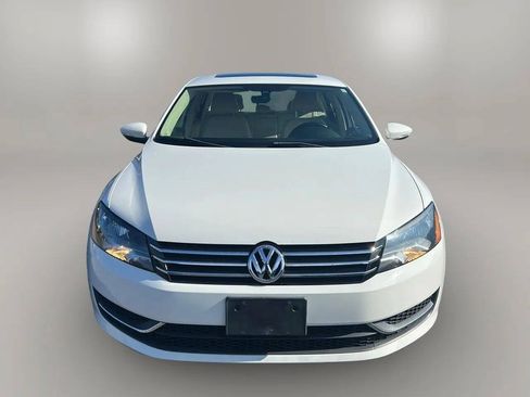 Used 2012 Volkswagen Passat 2.5 SE FWD image 2