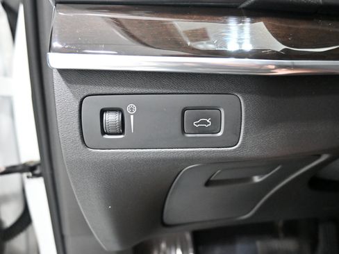 Used 2019 Volvo XC90 T6 Momentum w/ Advanced Package AWD/4WD image 8