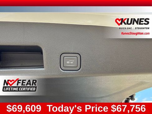 New 2026 GMC Acadia Denali Ultimate w/ LPO, Floor Liner Package AWD/4WD image 21