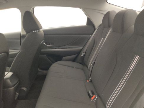 Used 2024 Hyundai Elantra SEL FWD image 18