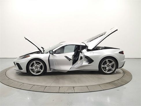 Used 2020 Chevrolet Corvette Stingray Preferred Cpe w/ 2LT Preferred Equipment Group image 12