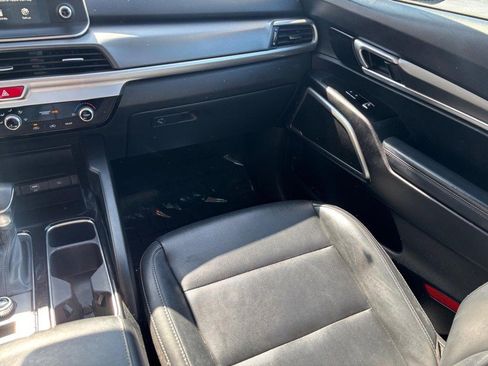 Used 2020 Kia Telluride LX FWD image 17