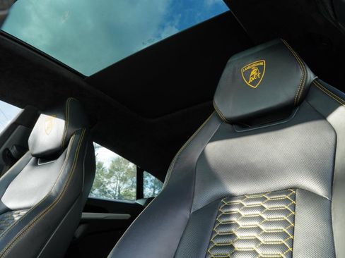 Used 2020 Lamborghini Urus AWD/4WD image 23